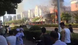 西湖火灾学生爆料事件视频,视频揭露惊心动魄现场